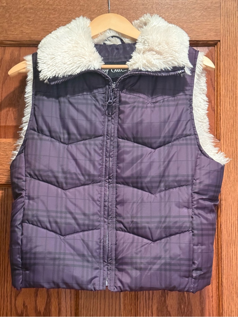 Big Chill Womens M Purple Plaid Puffer Vest Faux Fur Collar Quilted Full Zip